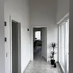 Klimatisierte Schöne 110 Qm Große Moderne Und Helle Apartment *