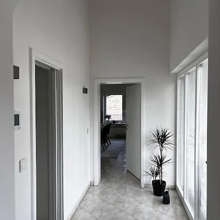 Schoene 110 Qm Grosse Moderne Und Helle Apartment *