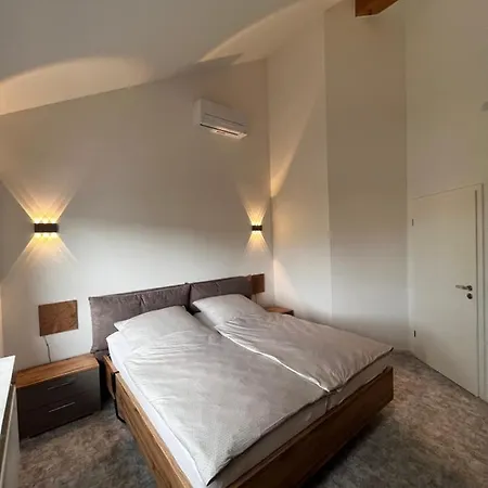 شقة Klimatisierte Schoene 110 Qm Grosse Moderne Und Helle *