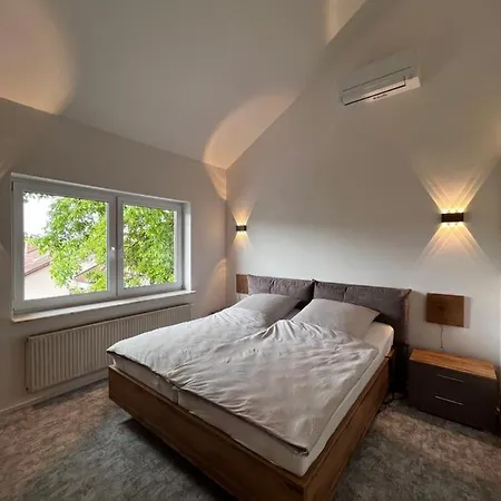 شقة Klimatisierte Schoene 110 Qm Grosse Moderne Und Helle